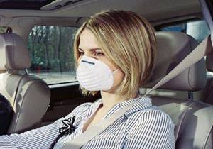 В машине пахнет резиной: причины появления запаха и способы устранения