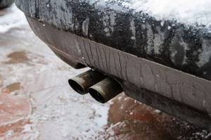 Что делать, если замерзла выхлопная труба автомобиля?