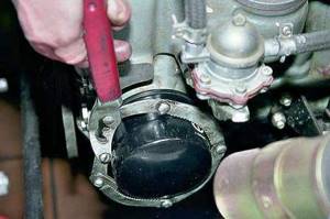 Как правильно менять масло в двигателе: инструкция