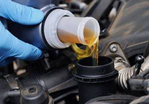 Можно ли заливать дизельное масло в бензиновый двигатель
