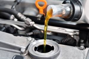 Можно ли лить дизельное масло в бензиновый двигатель: последствия эксперимента