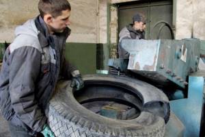 Переработка шин как бизнес - оборудование для переработки резиновых шин в резиновую крошку и дизельное топливо, бизнес план, технология, станок, линия