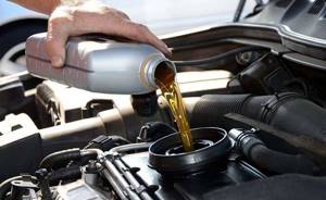 Через сколько менять масло в двигателе? Выбор срока замены автомобильного масла