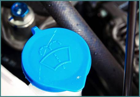 Выбираем незамерзайку для авто: готовая магазинная жидкость или сделанная своими руками, что лучше?