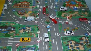 Учебная езда на автомобиле: правила по городу и на площадке-автодроме