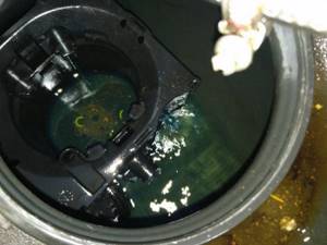 Как удалить воду из бензобака?