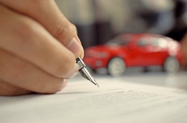 Договор дарения автомобиля между близкими родственниками: документы, правила оформления дарственной