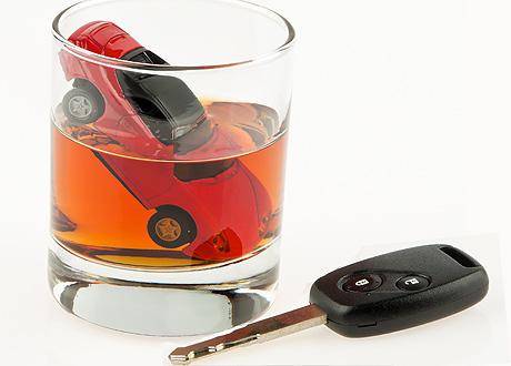Разрешается ли водителю пить квас при управлении автомобилем