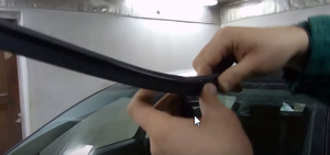 Инструкция по замене дворников в автомобиле. как поменять стеклоочистители