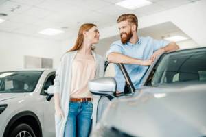 Выгодно ли покупать автомобиль в кредит: плюсы и минусы
