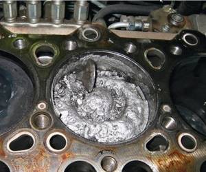 Сколько залить масла в двигатель? расход масла в двигателе :: syl.ru