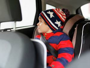 Можно ли перевозить ребенка на переднем сиденье в автомобиле