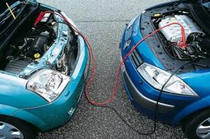Как правильно прикурить автомобиль от другого автомобиля проводами